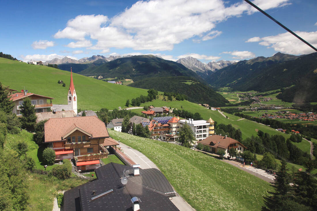 Gaislach with view into the Antholz Valley