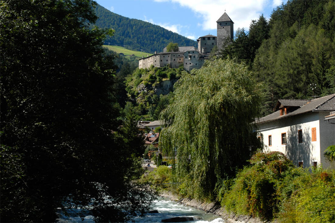 Ahr with Parish Church and Burg Taufers
