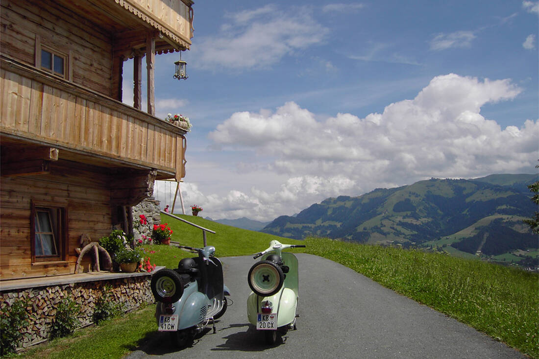 Ruetzen farm in Brixental with two scooters