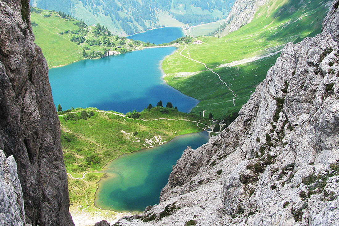 View from the ridge of Lachenspitze over Lache and Traualpsee down to Vilsalpsee