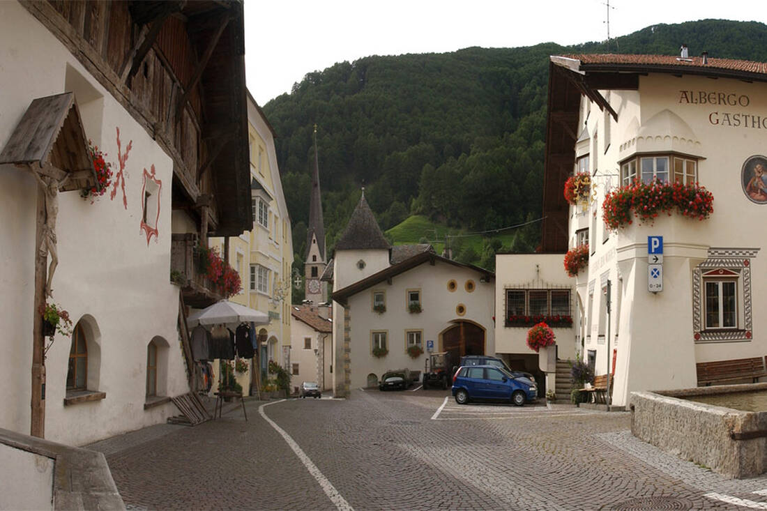 Village square in Burgeis