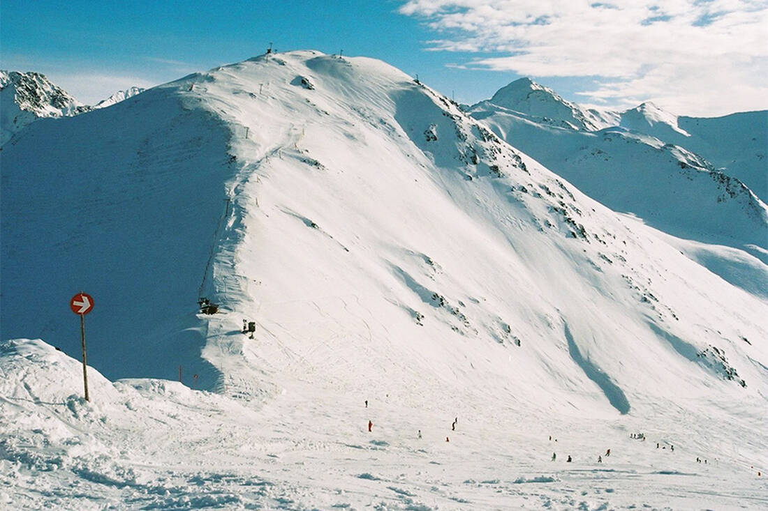 Gueserkopf 2,850 m in Nauders at the tri-border area