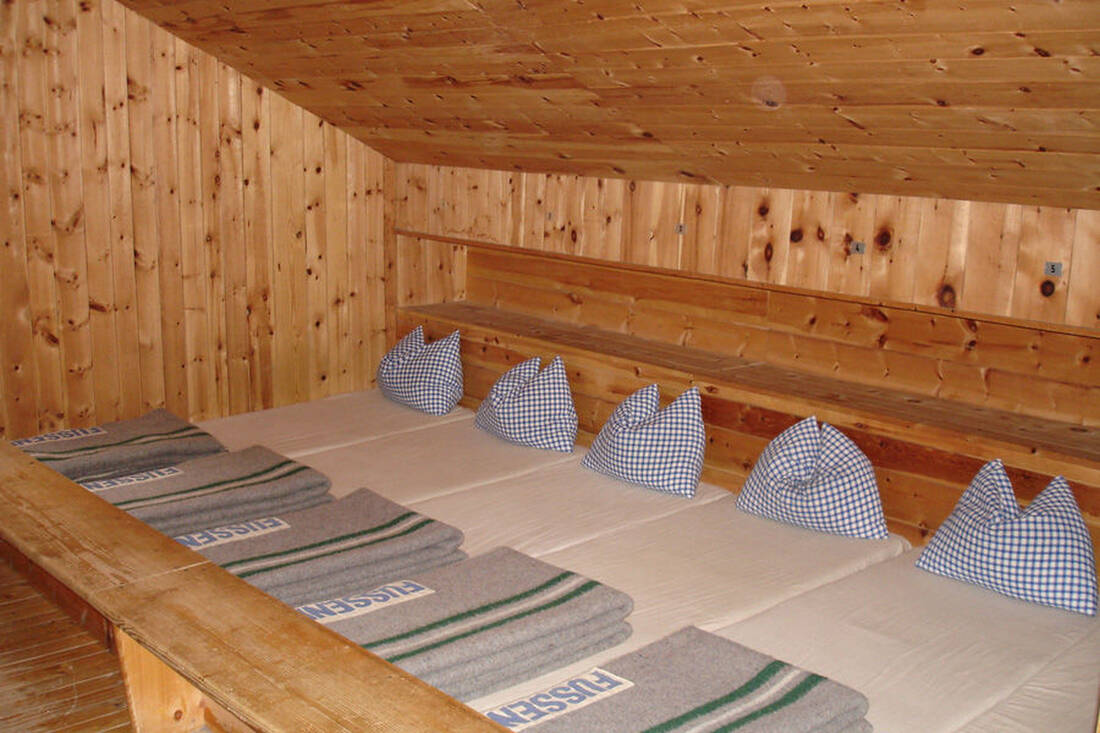 Dormitory in the Steinsee hut