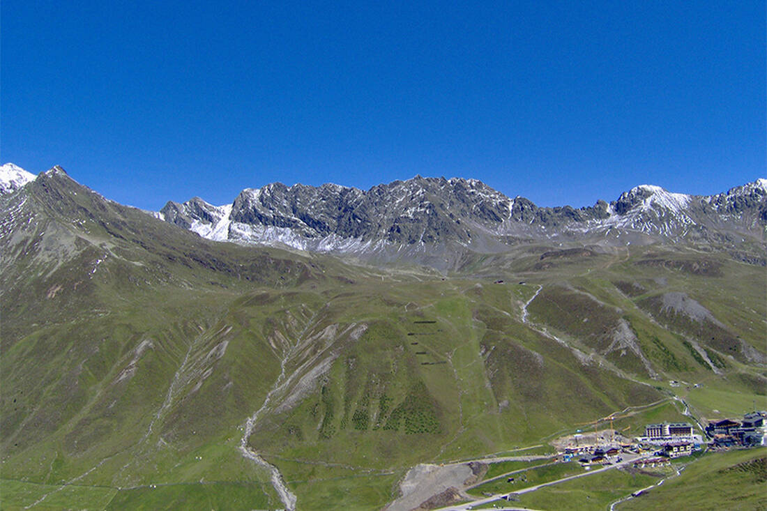Irzwände (2,777 m, 2,757 m) and the Hochalter (2,678 m) Kühtai