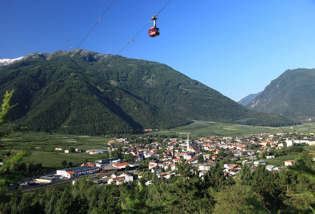 Laces in the Venosta Valley with cable car St. Martin in Kofel