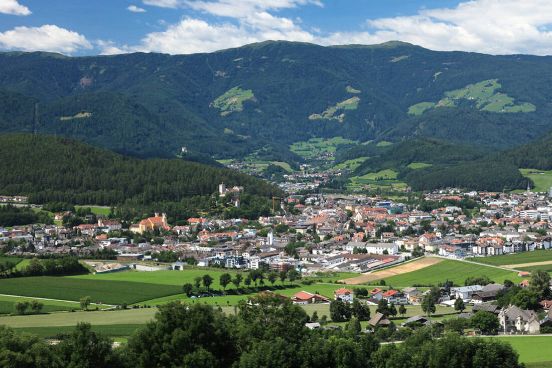 Panoramic view of Bruneck (836m)