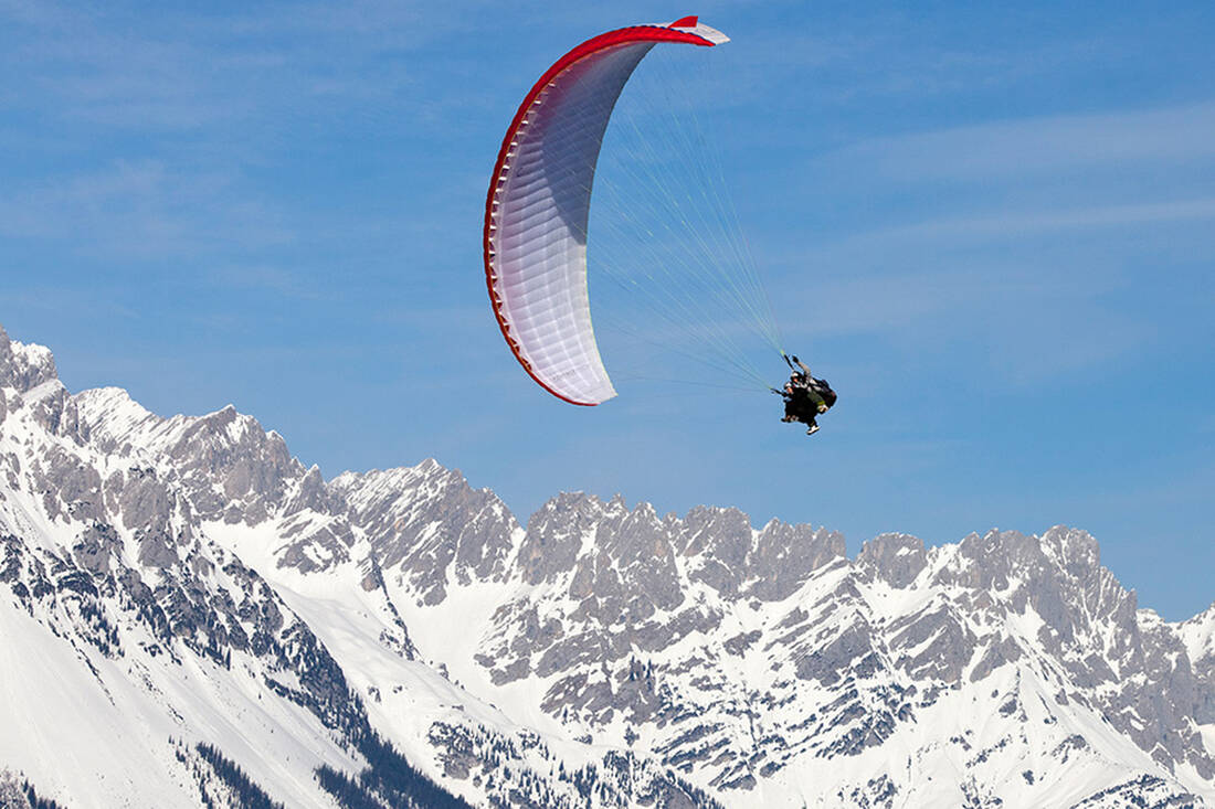 Paragliding in Winter