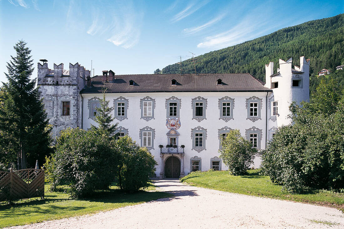 Ehrenburg Castle