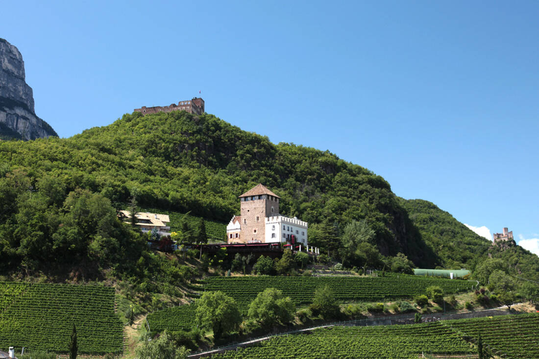 Korb Boimont Castle and Hocheppan