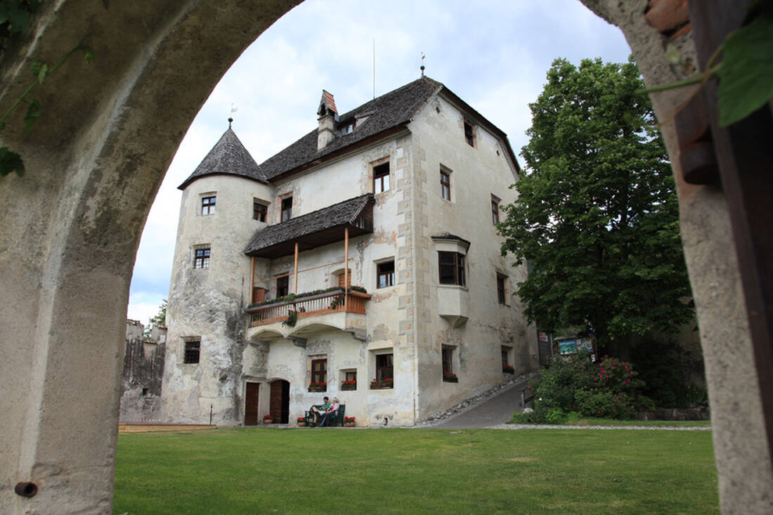 Velthurns Castle