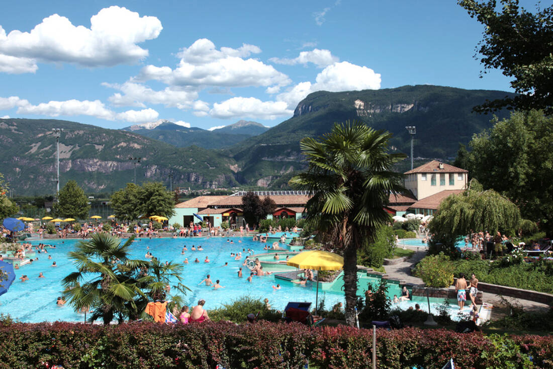 Swimming pool in Termeno