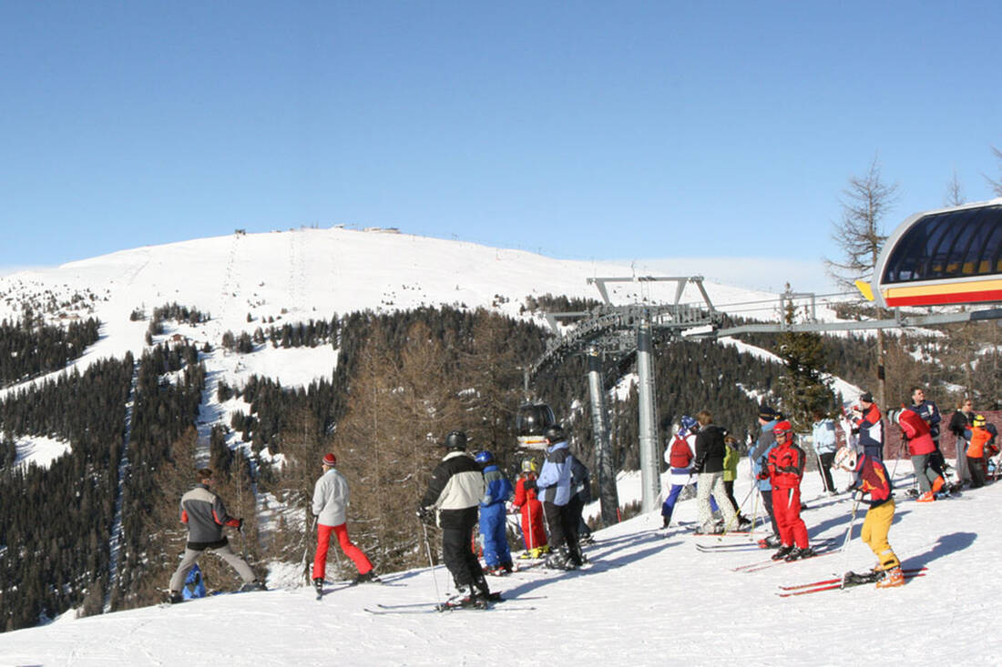 Skiers at Kronplatz