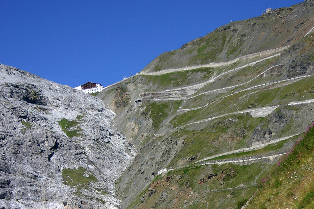 Stelvio Pass Road (2757m)