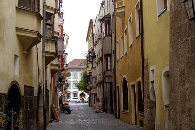 Alley in the old town of Hall