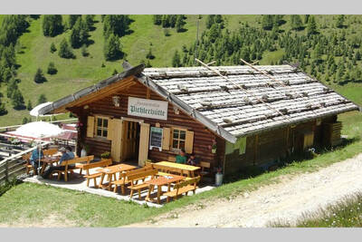Pichlerhütte in summer